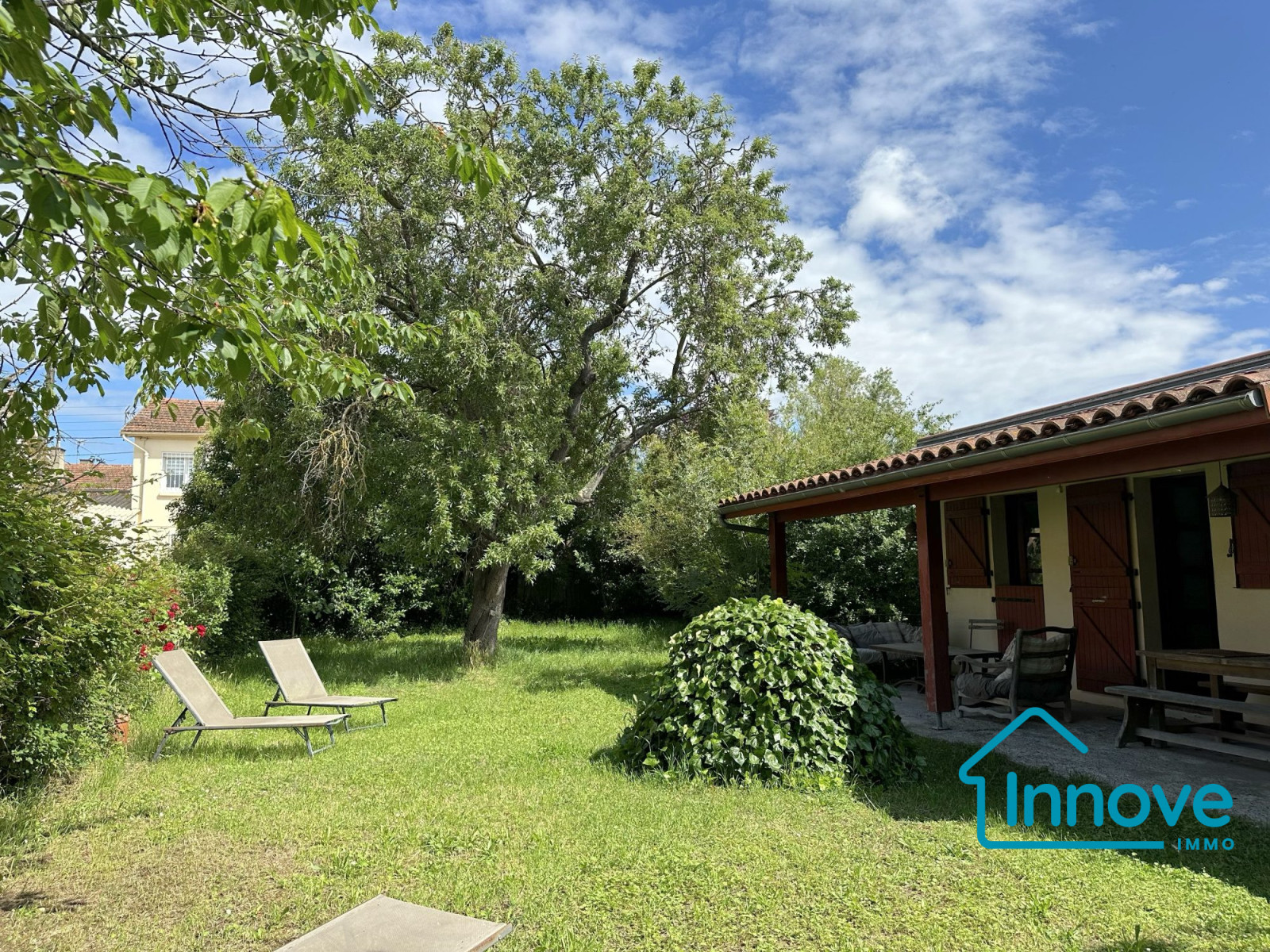 
                                                Vente
                                                 Charmante Toulousaine du XIXe Siécle avec dépendance sur terra