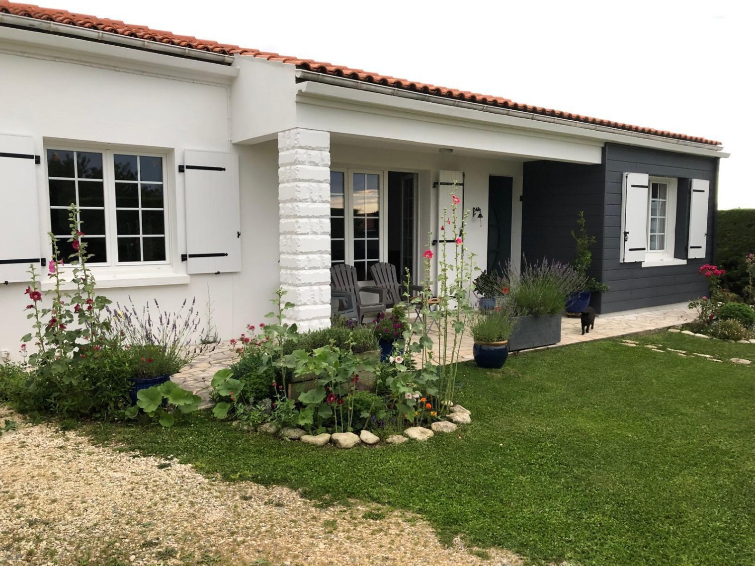 
                                                Vente
                                                 Charmante villa au bord de la mer à Nieul-sur-Mer