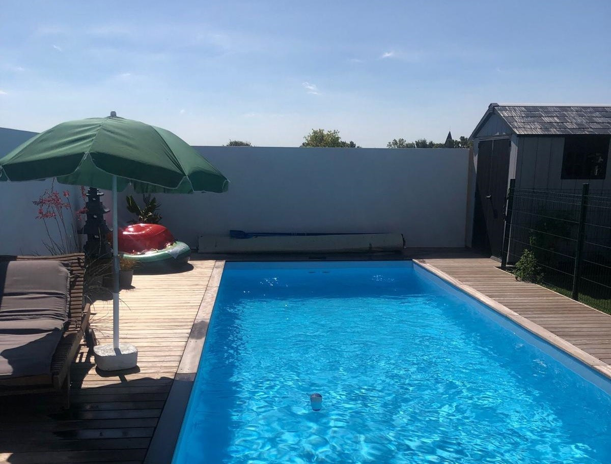 
                                                Vente
                                                 Charmante villa au bord de la mer à Nieul-sur-Mer