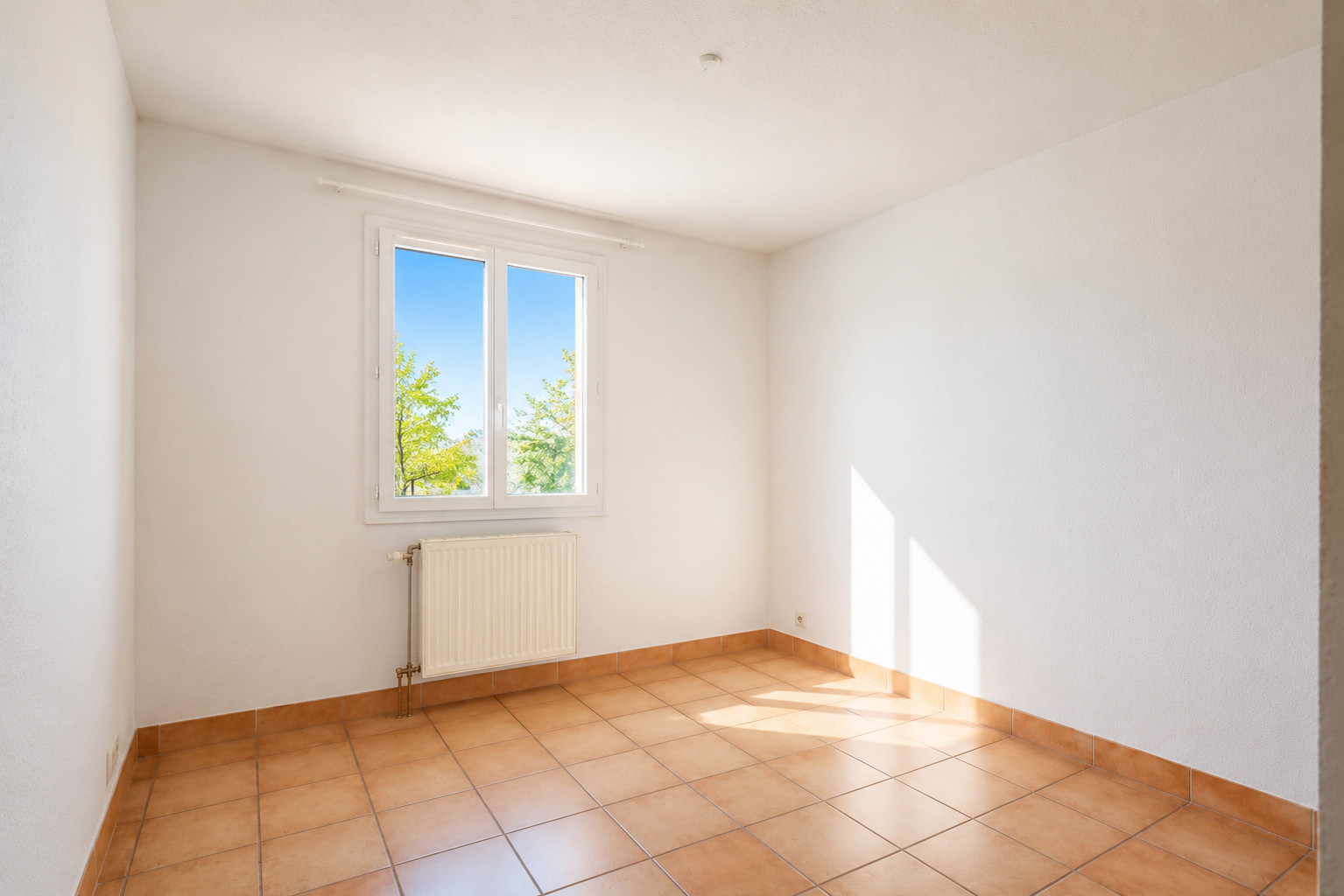 
                                                Vente
                                                 Charmante Villa au calme - Bron