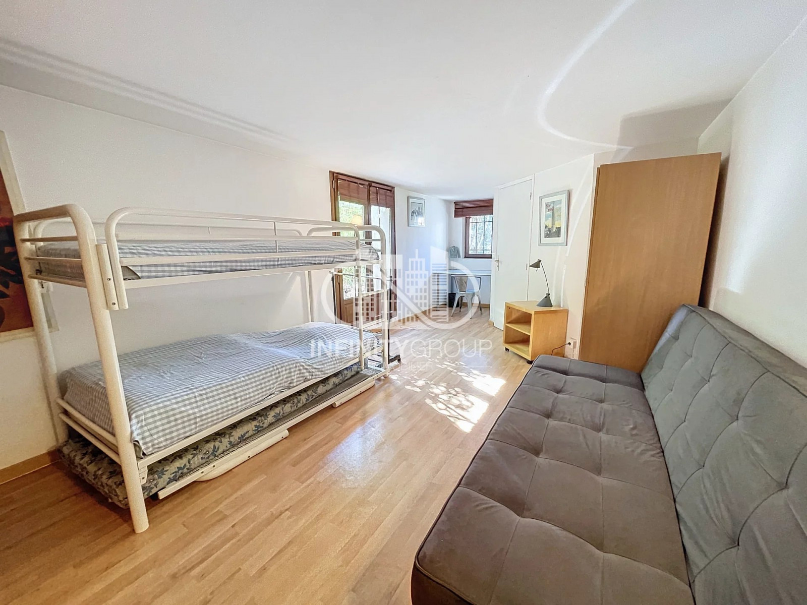 
                                                Vente
                                                 CHARMANTE VILLA AVEC PISCINE AU CALME PLASCASSIER VUE DEGAGEE SA