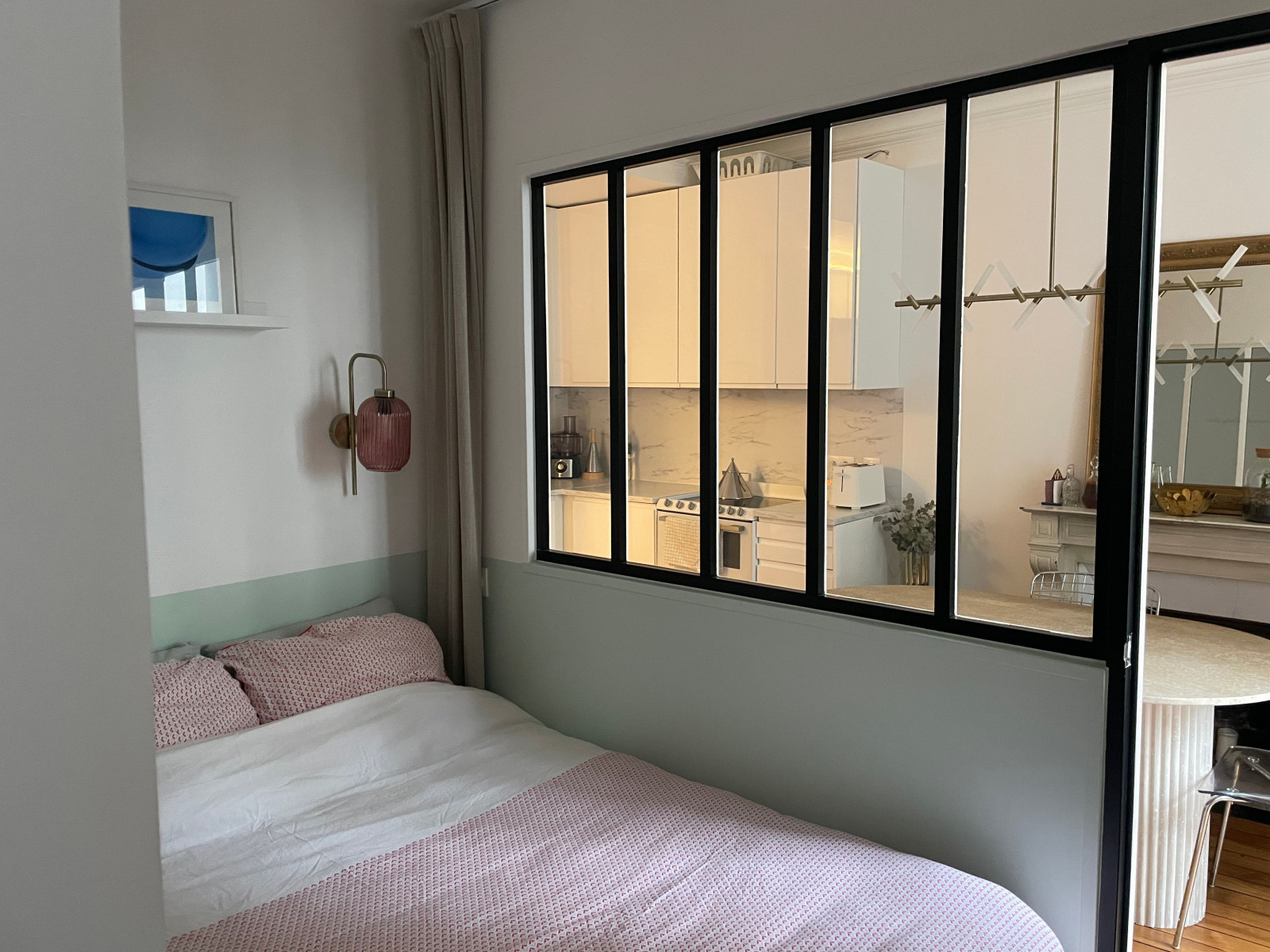 
                                                Location
                                                 Charment apprt (loyer tout inclus)