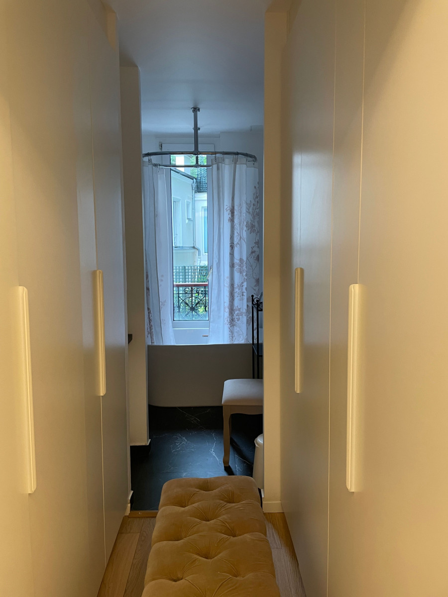 
                                                Location
                                                 Charment apprt (loyer tout inclus)