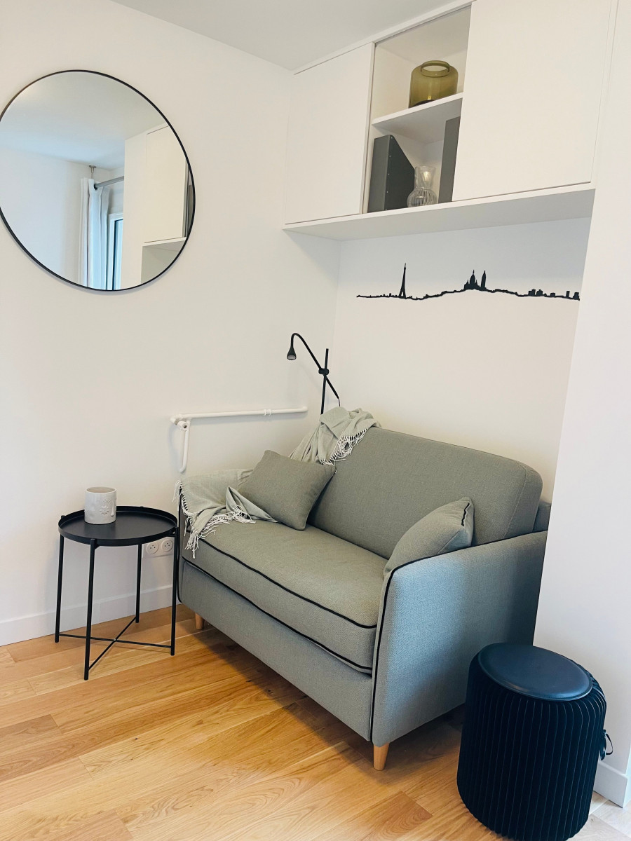 
                                                Location
                                                 Charming studio next to Paris Dauphine (loyer tout inclus)