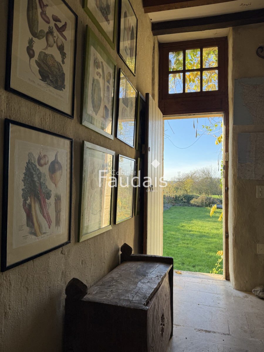 
                                                Vente
                                                 Château en bordure des marais du Cotentin