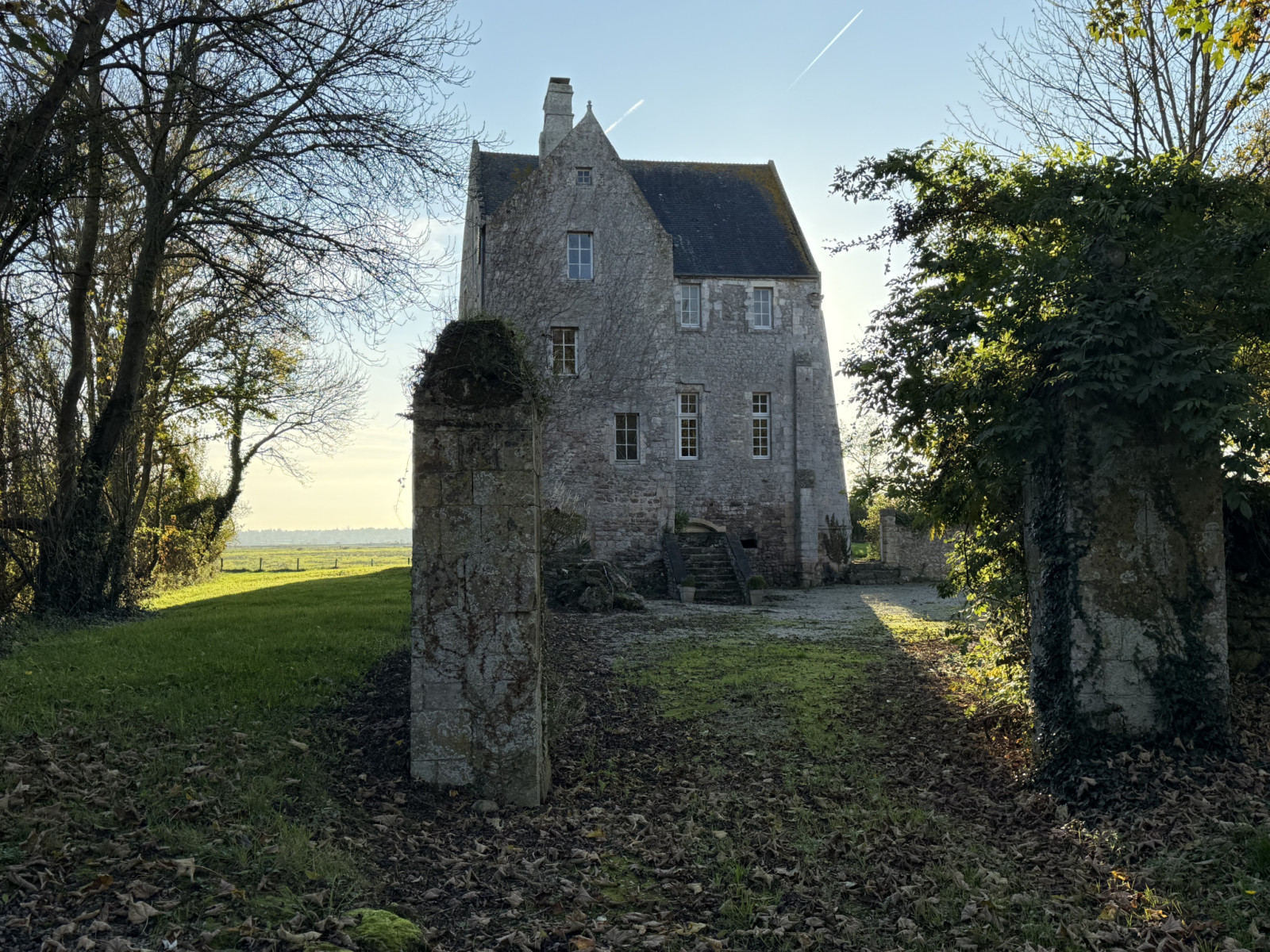 
                                                Vente
                                                 Château en bordure des marais du Cotentin
