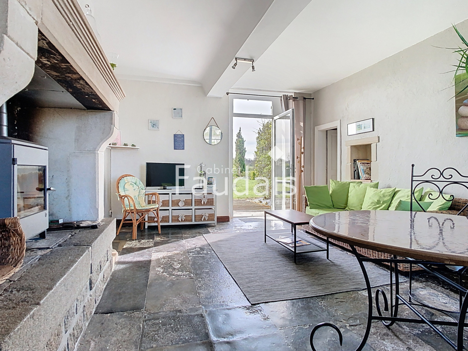 
                                                Vente
                                                 Château ISIGNY SUR MER