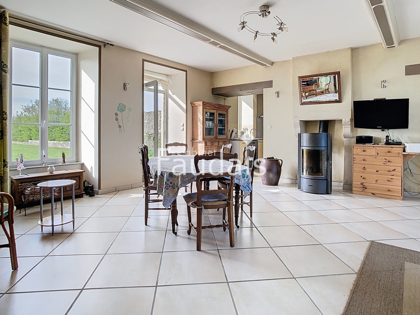 
                                                Vente
                                                 Château ISIGNY SUR MER