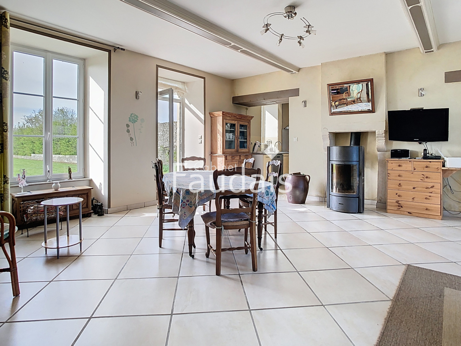 
                                                Vente
                                                 Château ISIGNY SUR MER