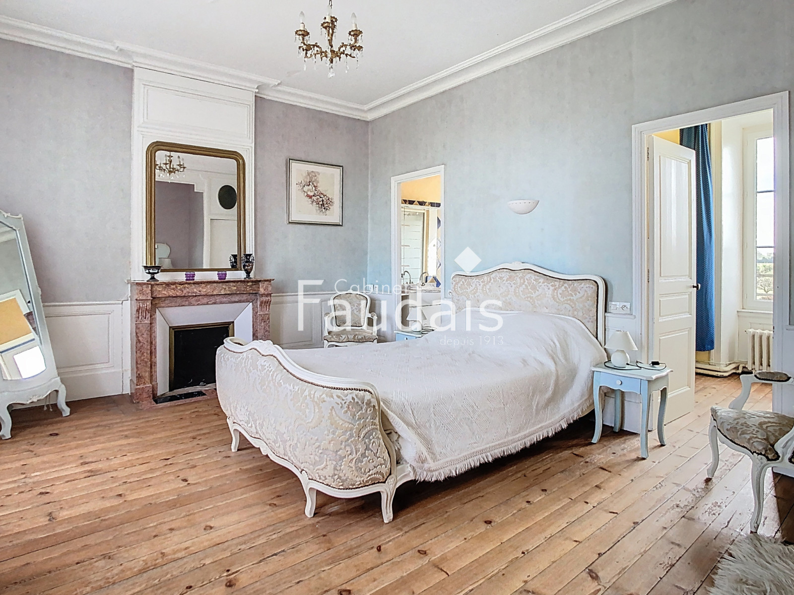 
                                                Vente
                                                 Château ISIGNY SUR MER
