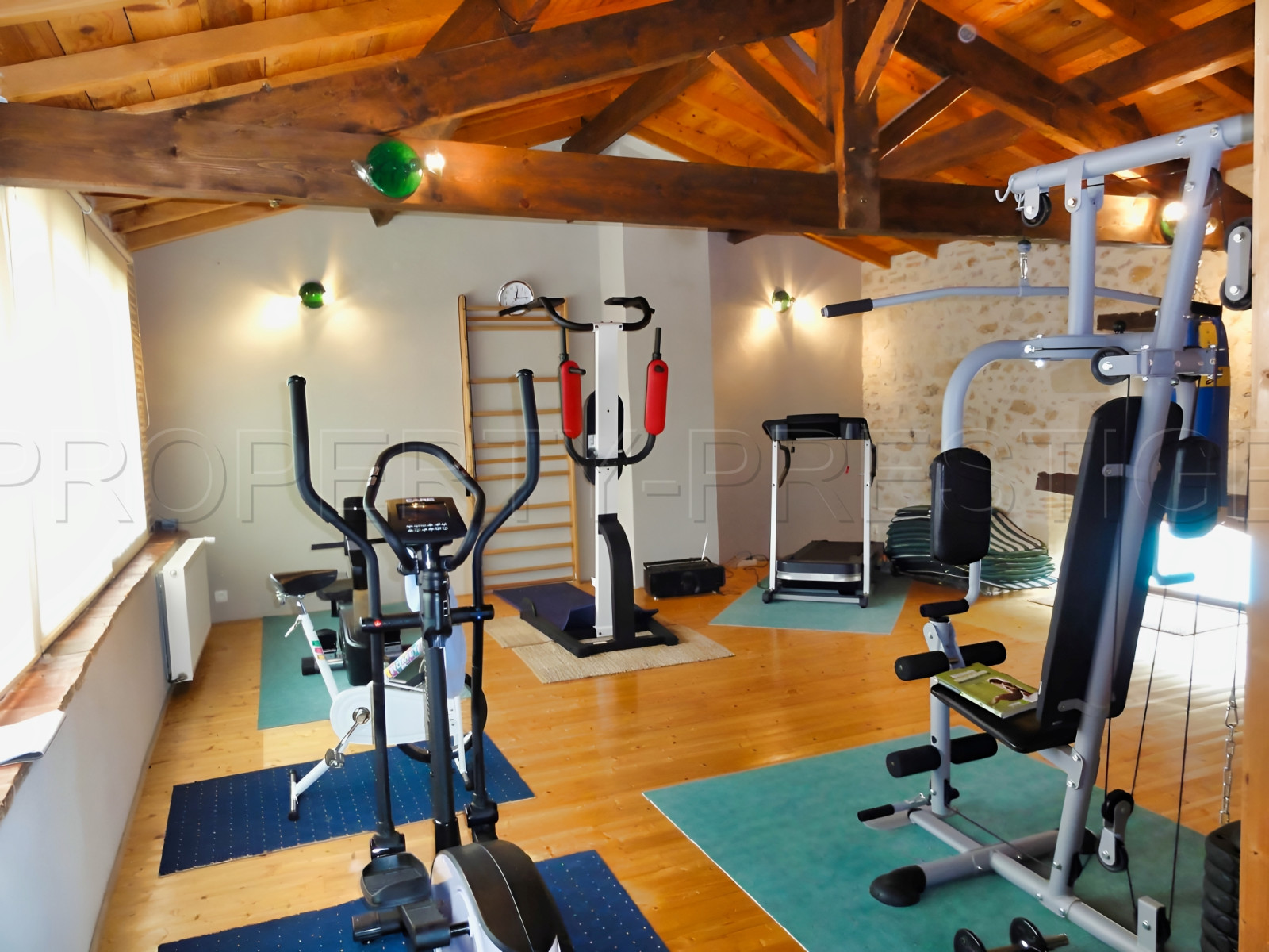 
                                                Vente
                                                 CHÂTEAU SEIGNEURIAL XVème LOT-ET-GARONNE/DORDOGNE