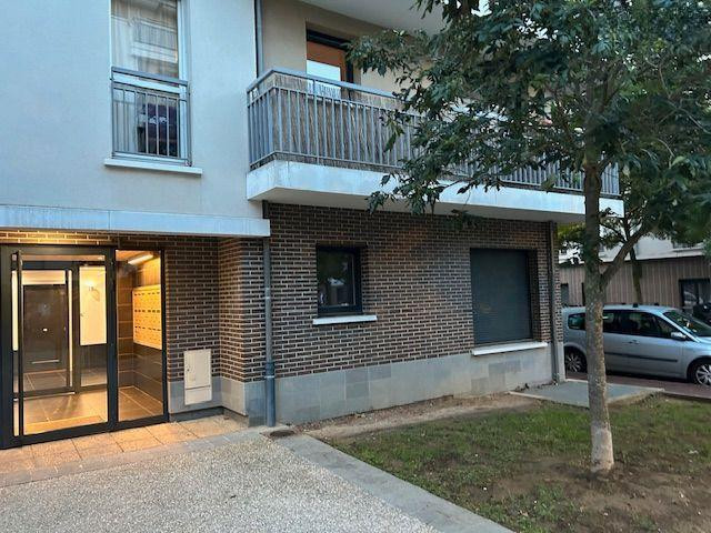 
                                                Location
                                                 Chatillon