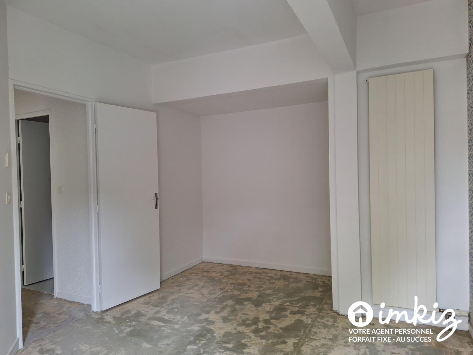 
                                                Vente
                                                 Chatou — 82 m², jardin 90 m², DPE C, double box