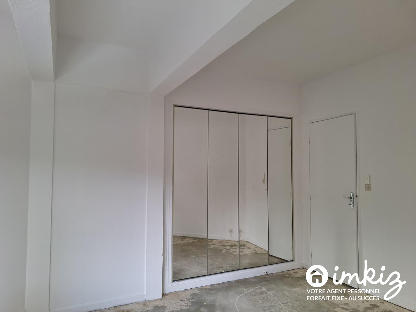 
                                                Vente
                                                 Chatou — 82 m², jardin 90 m², DPE C, double box