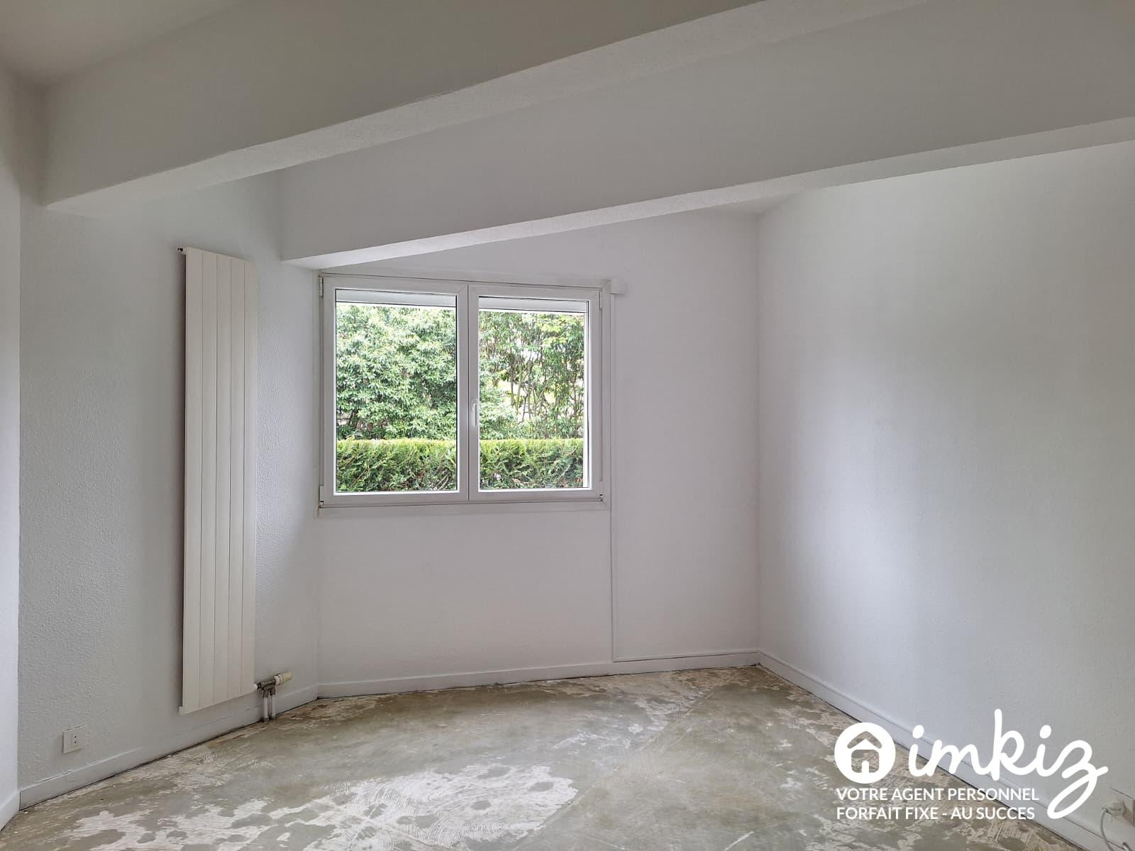
                                                Vente
                                                 Chatou — 82 m², jardin 90 m², DPE C, double box