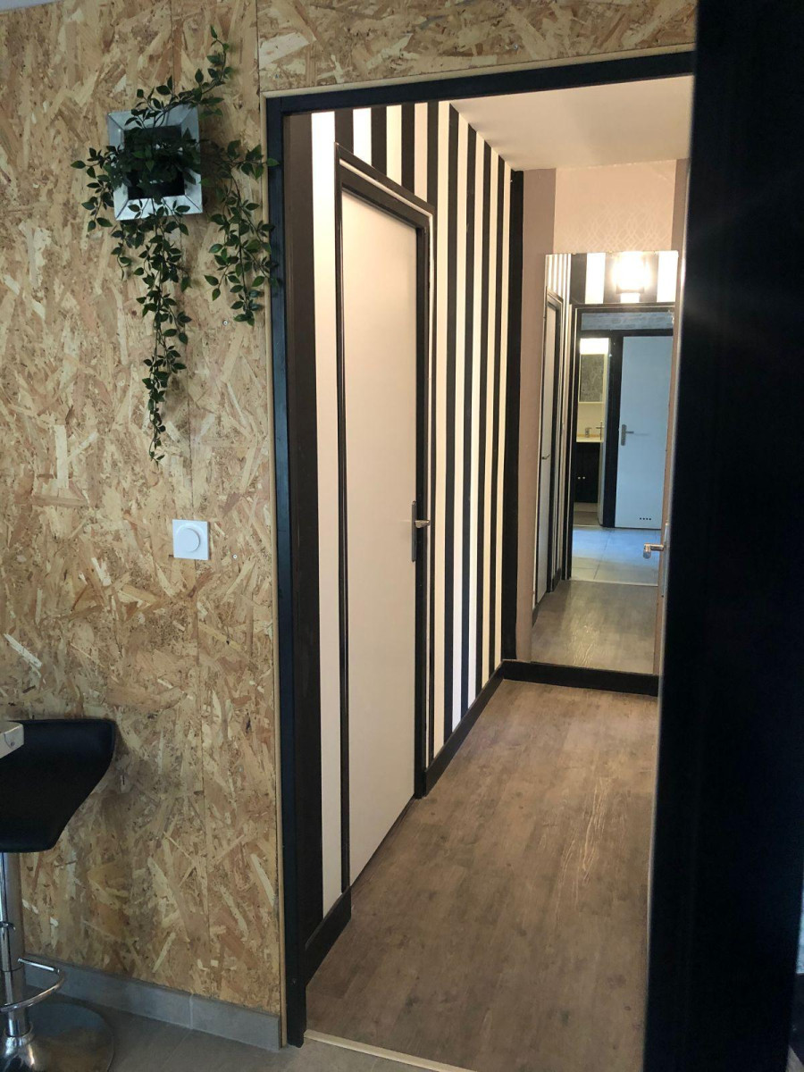 
                                                Colocation
                                                 Chbre meublée balcon, dans appart, prox fac,tram