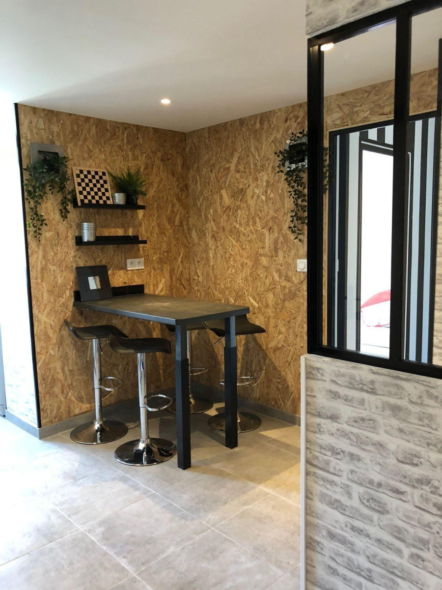 
                                                Colocation
                                                 Chbre meublée balcon, dans appart, prox fac,tram