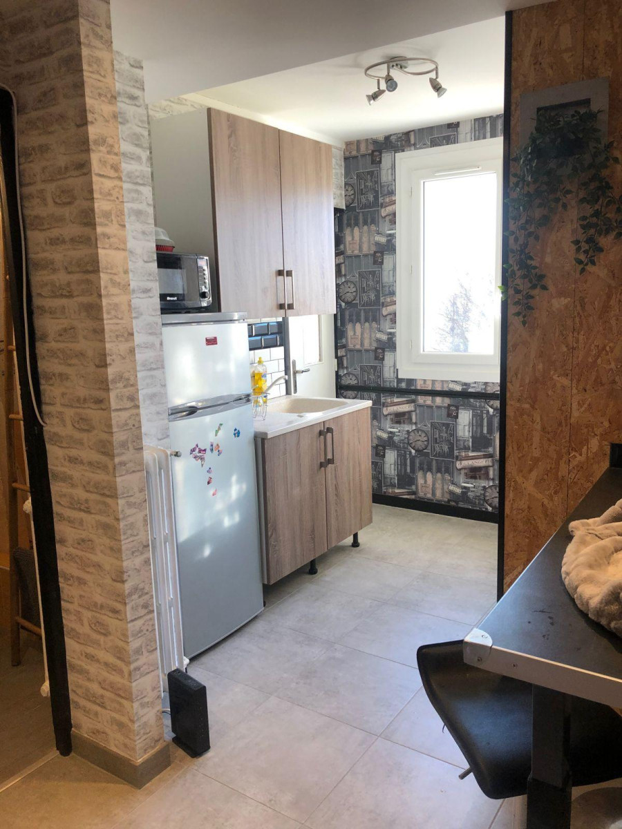 
                                                Colocation
                                                 Chbre meublée balcon, dans appart, prox fac,tram