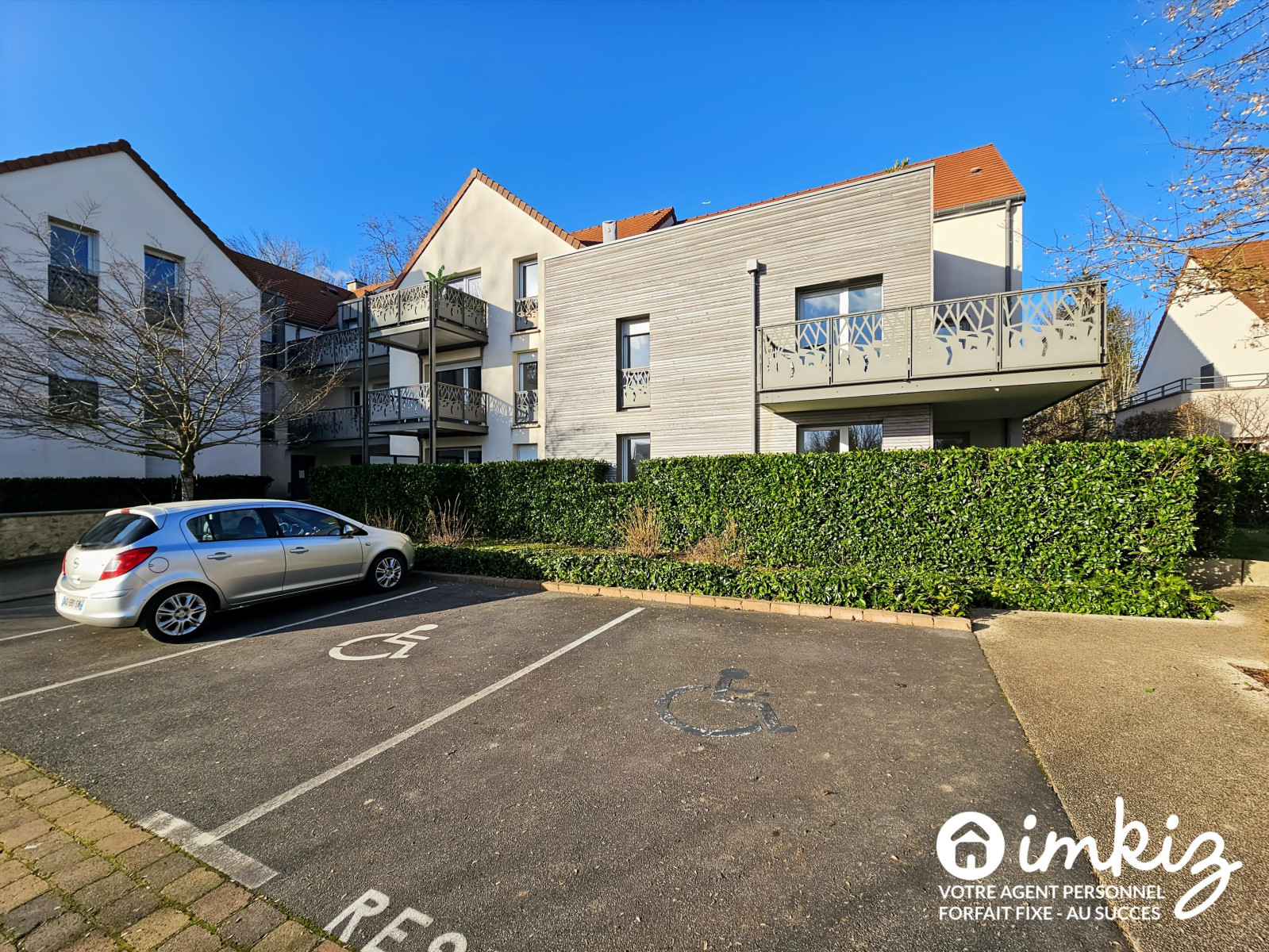 
                                                Vente
                                                 Chessy - Appartement 3 pièces avec terrasse