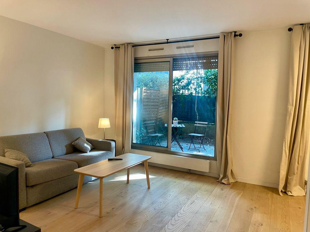 
                                                Location
                                                 Chézy-Nortier : studio meublé avec jardin