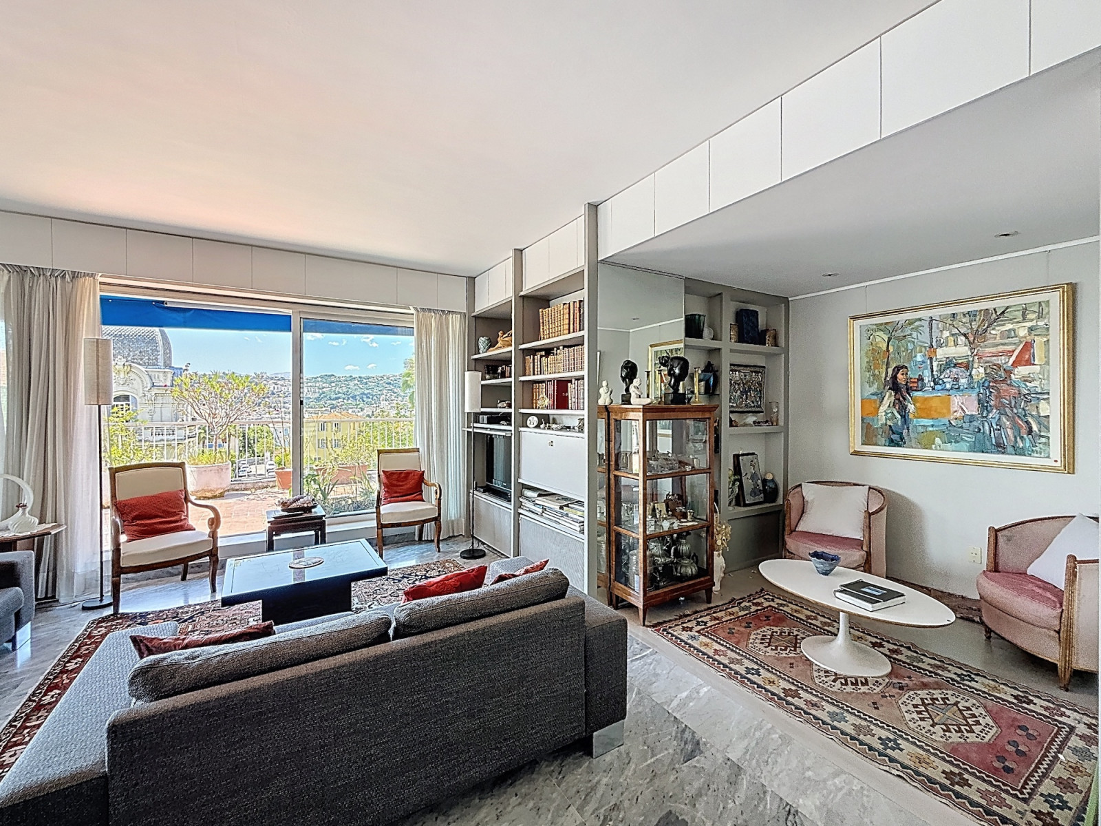 
                                                Vente
                                                 Cimiez Historique – Dernier étage avec terrasse circulaire, vue mer et palais Belle Époque