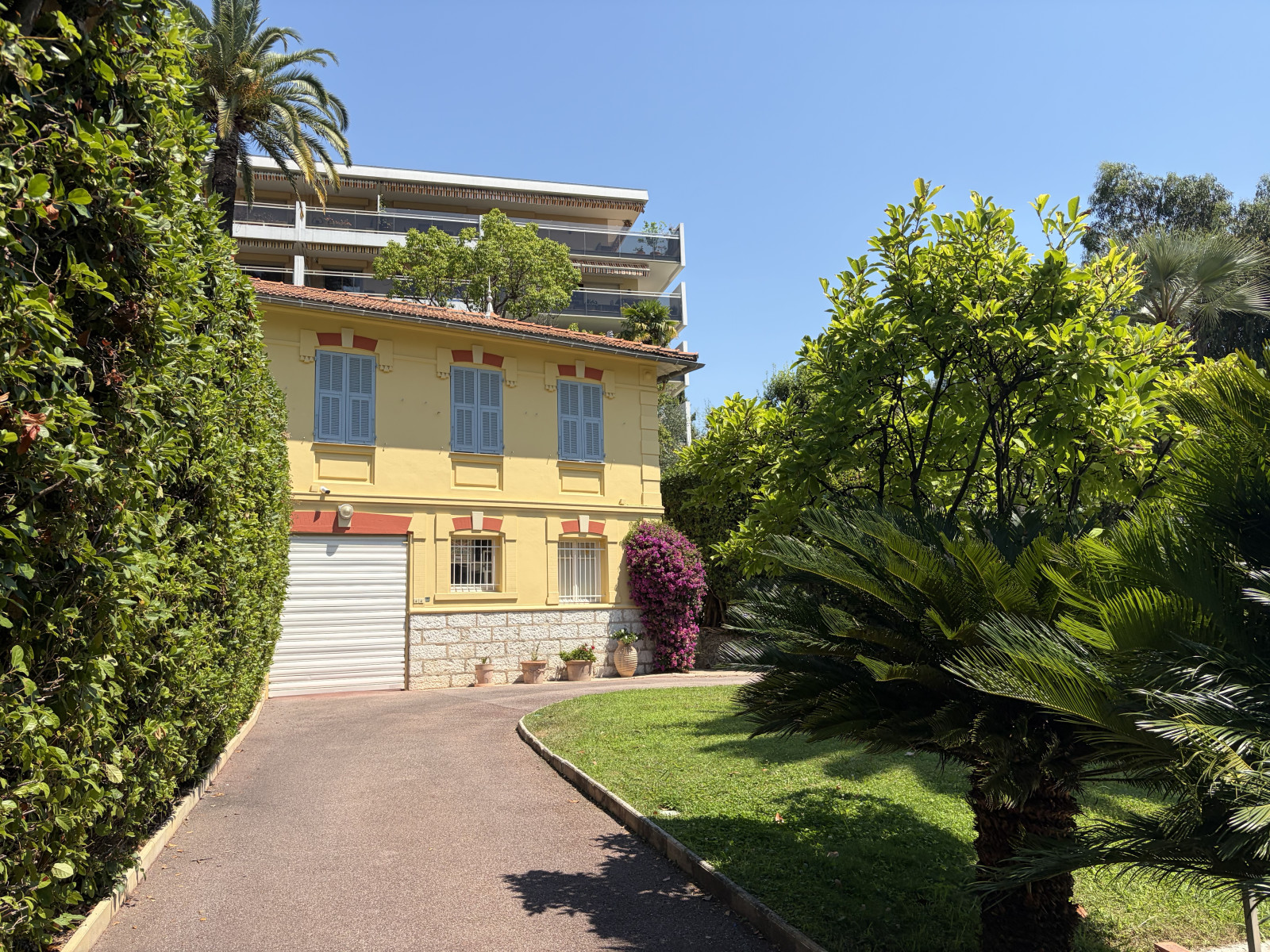 
                                                Vente
                                                 Cimiez Historique – Exceptionnel Hôtel Particulier Belle Époque