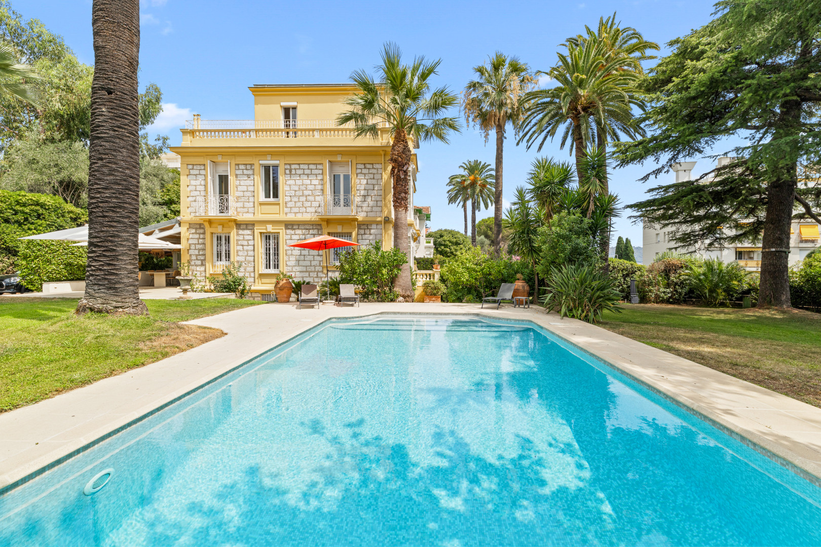
                                                Vente
                                                 Cimiez Historique – Exceptionnel Hôtel Particulier Belle Époque