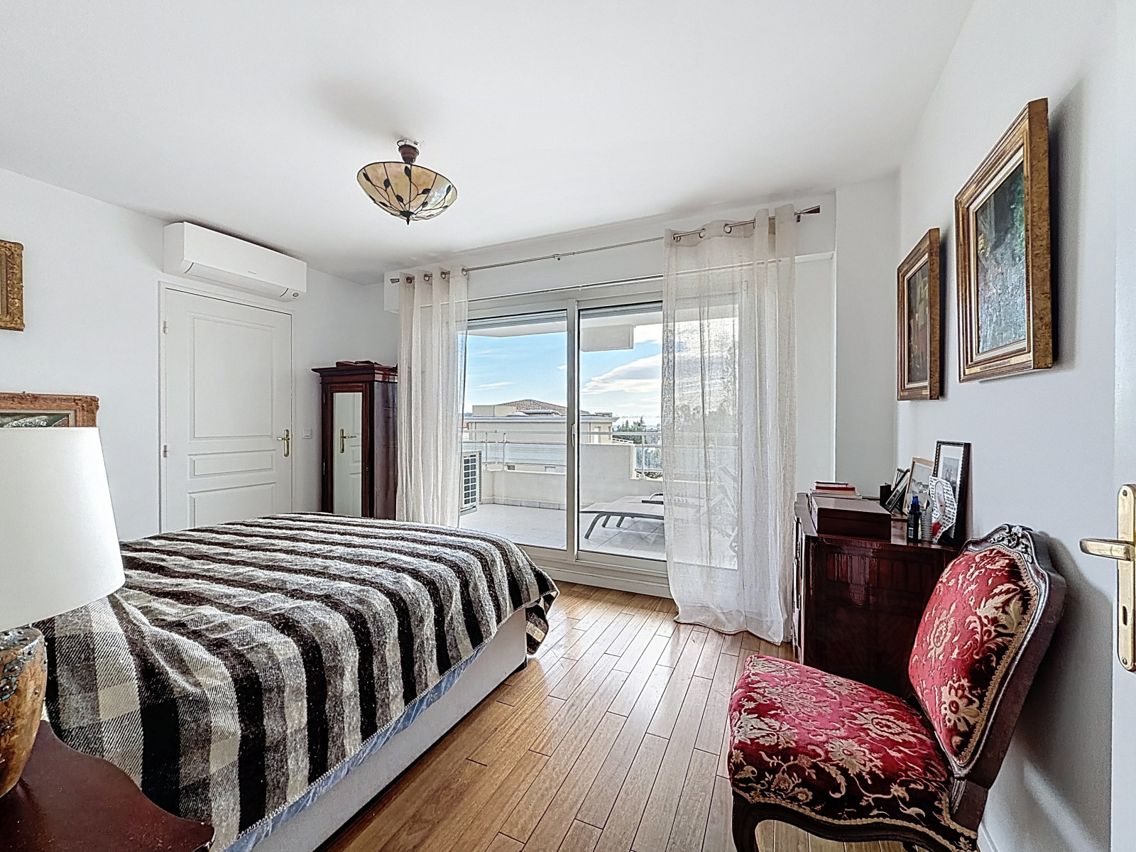 
                                                Vente
                                                 Cimiez Scudéri