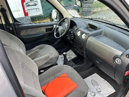 
                                                Voiture
                                                 Citroën Berlingo 1.6 HDI 90CH phase 2