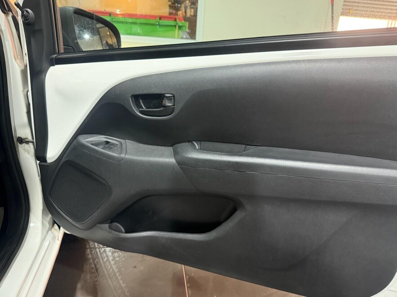 
                                                Voiture
                                                 Citroen C1 1.0 VTi Feel Hatchback 3dr Petrol Manual Euro 5 (Euro 5) (68 ps)