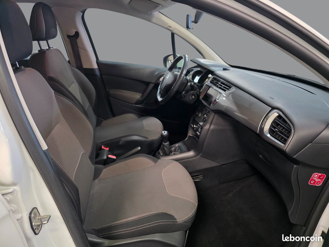 
                                                Voiture
                                                 CITROEN C3 - 1.4 HDi 70 CV ATTRACTION