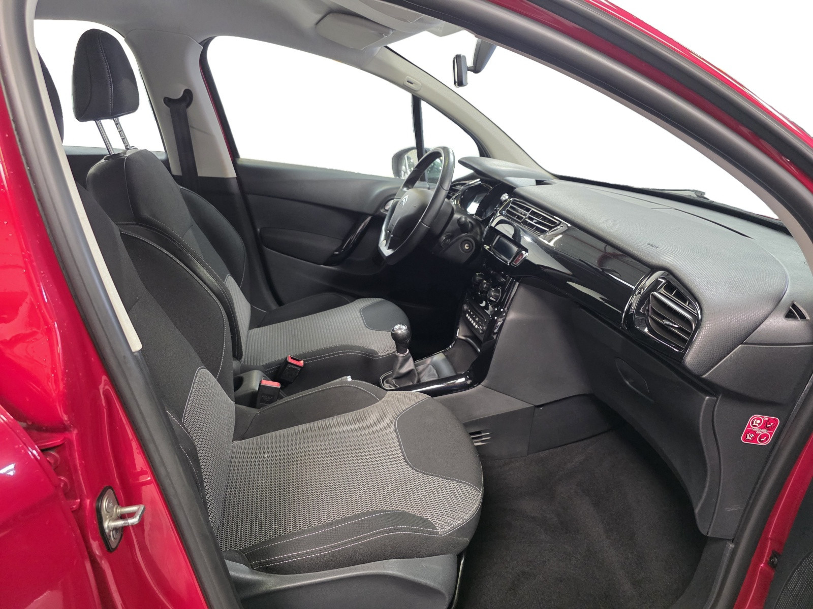 
                                                Voiture
                                                 CITROEN C3 -  1.4 HDi 70 CV COLLECTION - 4 CV