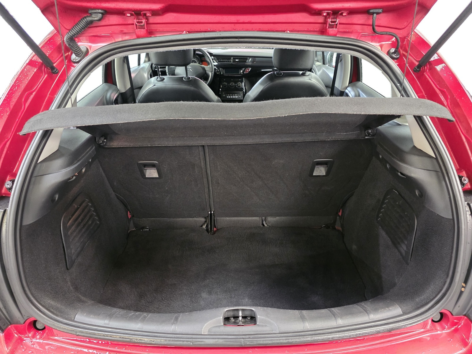 
                                                Voiture
                                                 CITROEN C3 -  1.4 HDi 70 CV COLLECTION - 4 CV