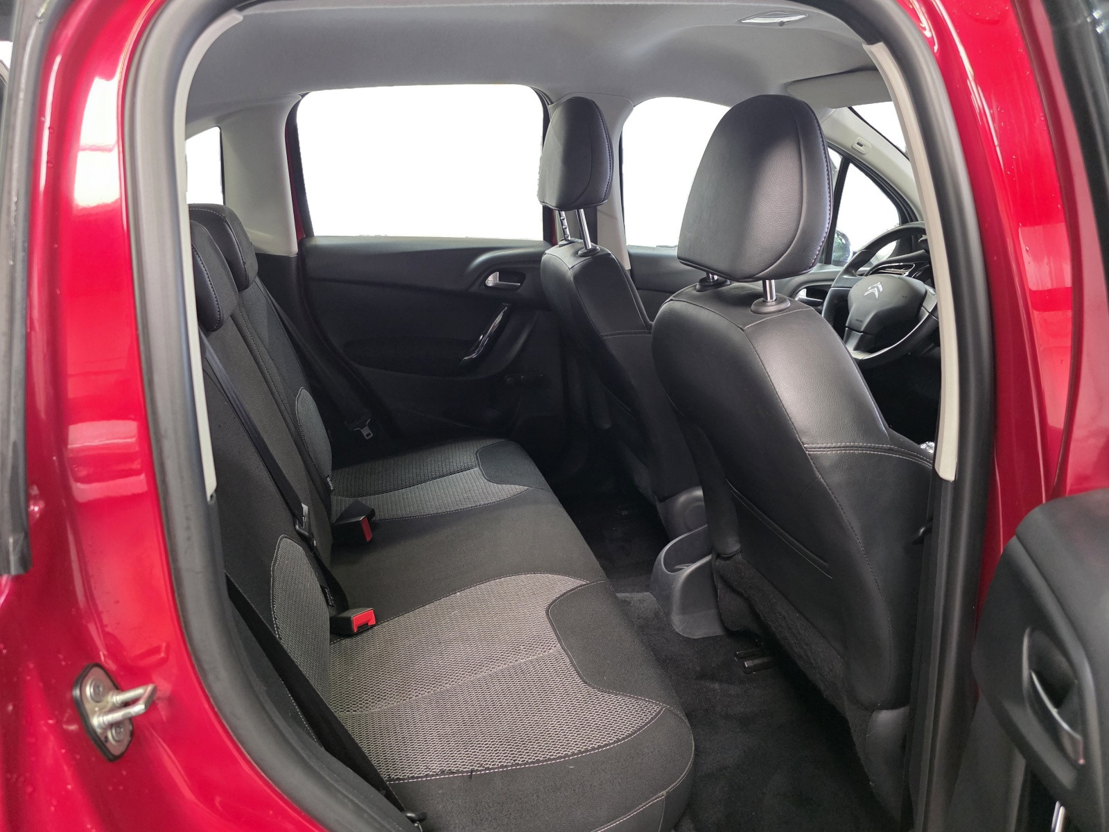 
                                                Voiture
                                                 CITROEN C3 -  1.4 HDi 70 CV COLLECTION - 4 CV