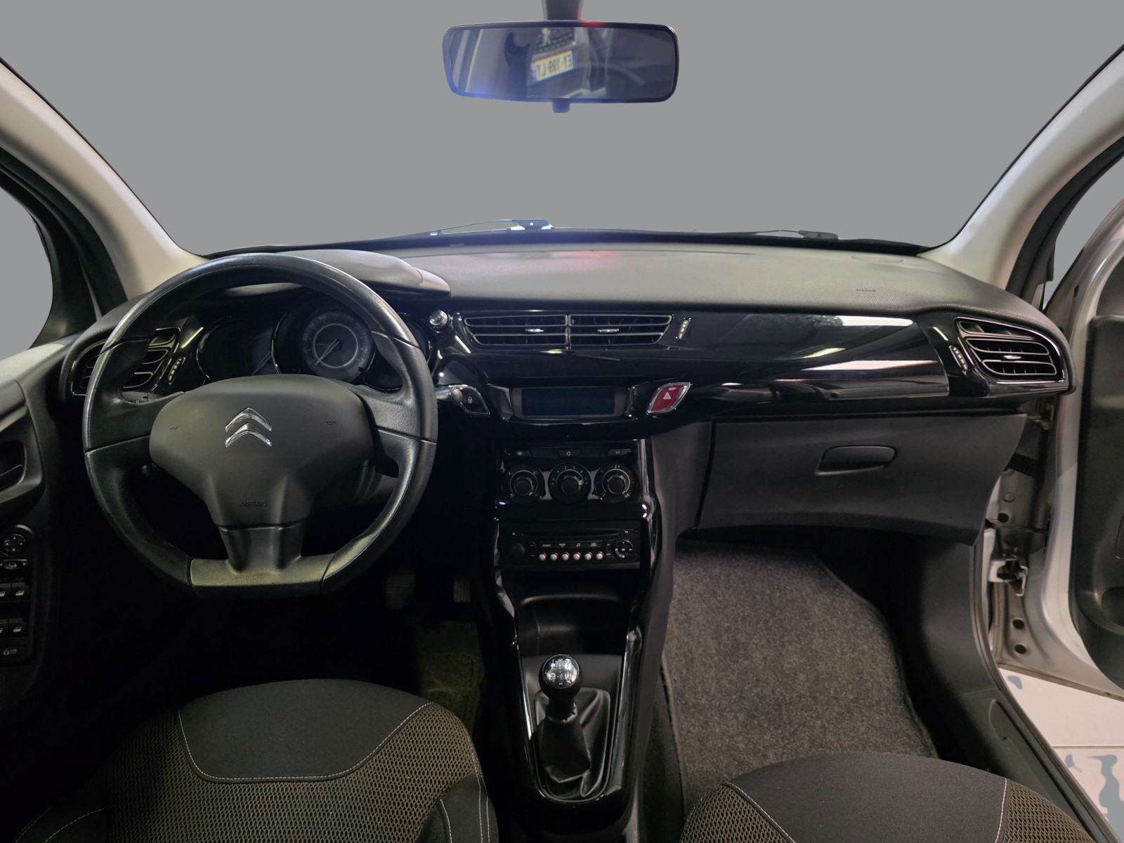 
                                                Voiture
                                                 CITROEN C3 - 1.4 HDi 70 CV SELECTION