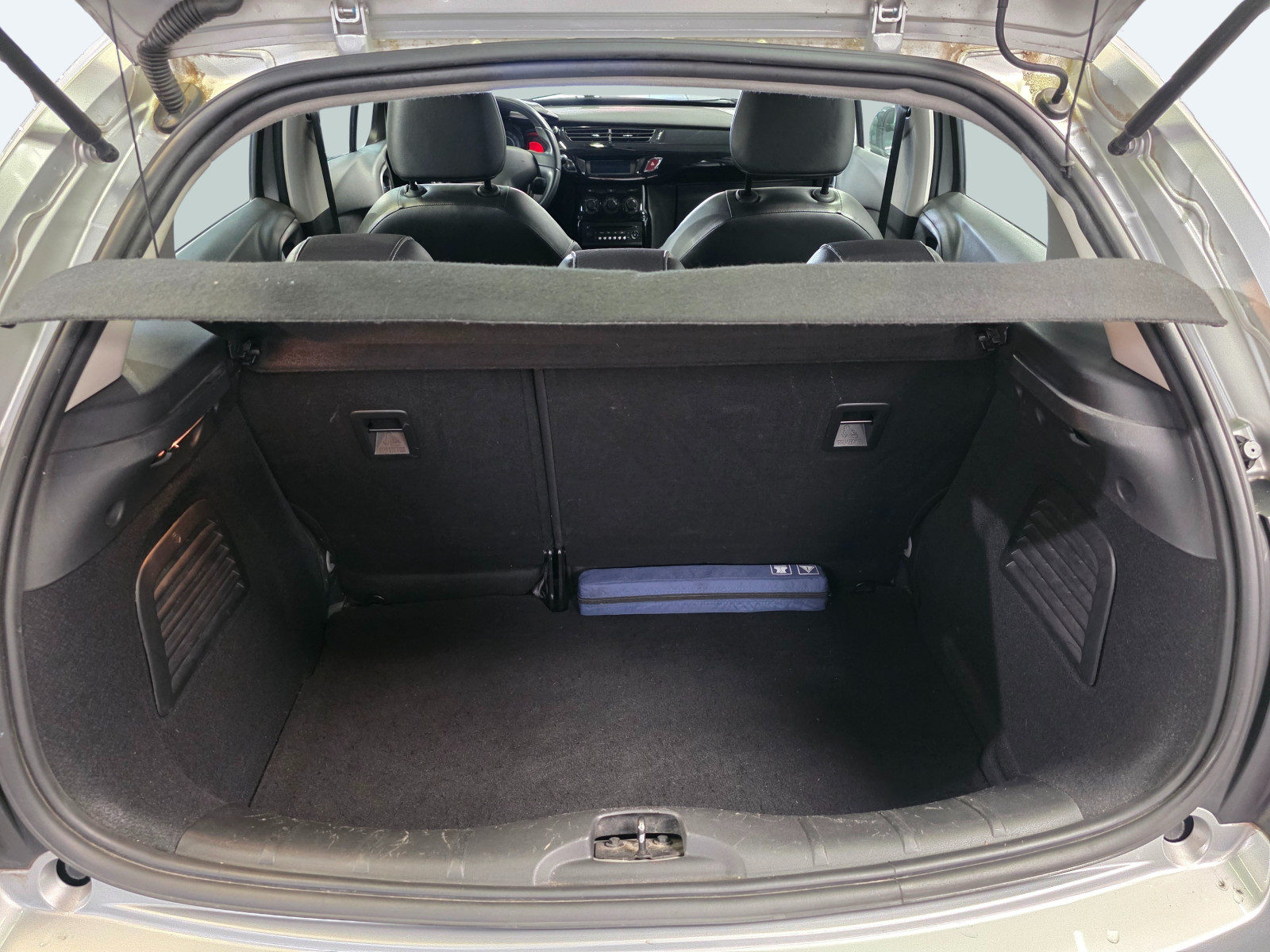 
                                                Voiture
                                                 CITROEN C3 - 1.4 HDi 70 CV SELECTION