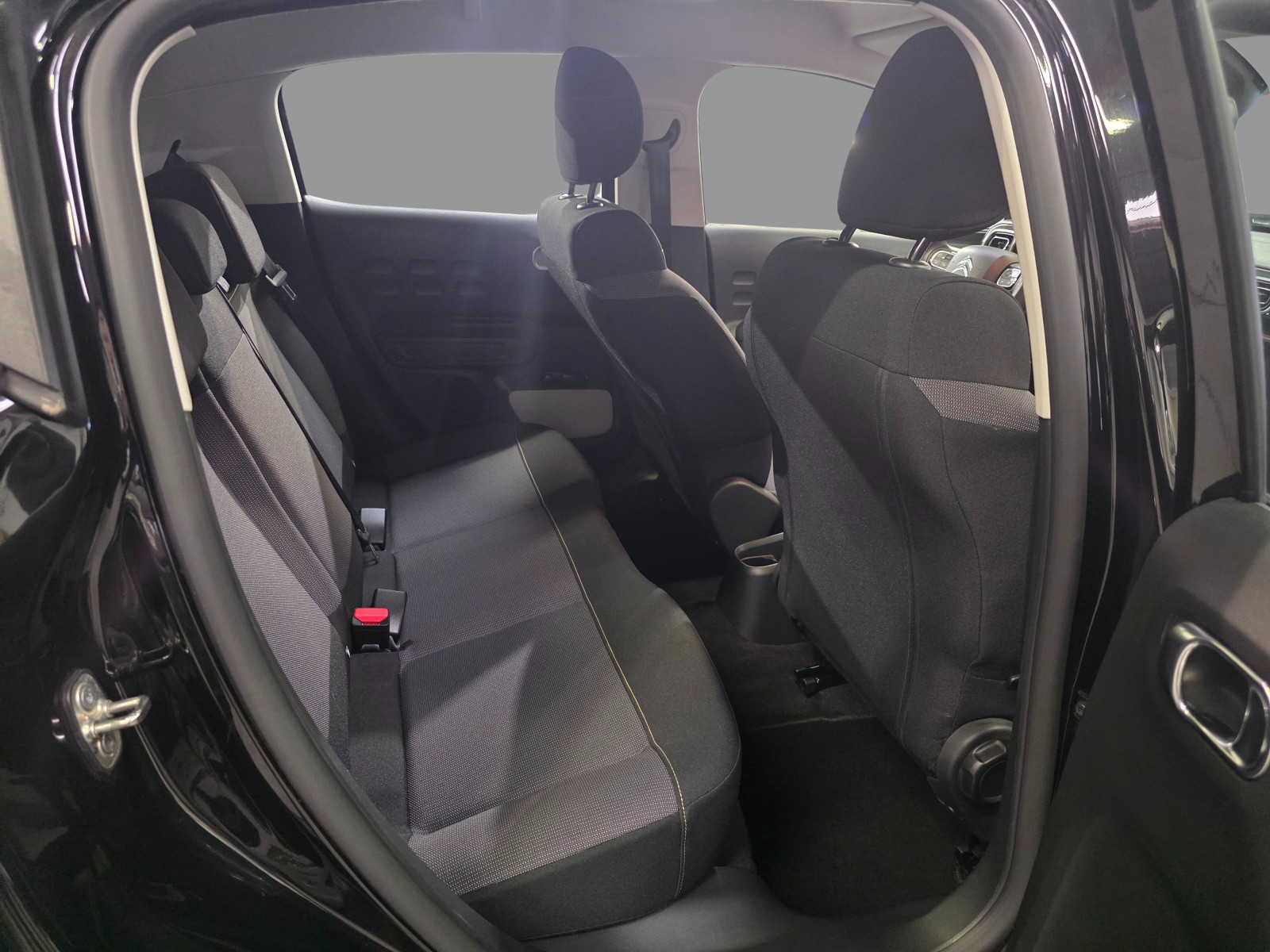 
                                                Voiture
                                                 CITROEN C3 - 1.5 Blue-HDi 102 CV SHINE BUSINESS