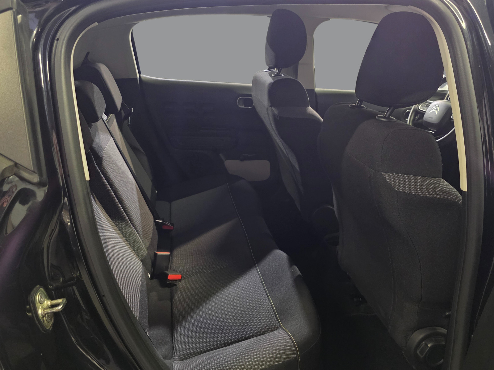 
                                                Voiture
                                                 CITROEN C3 - 1.5 Blue-HDi 102 CV SHINE BUSINESS