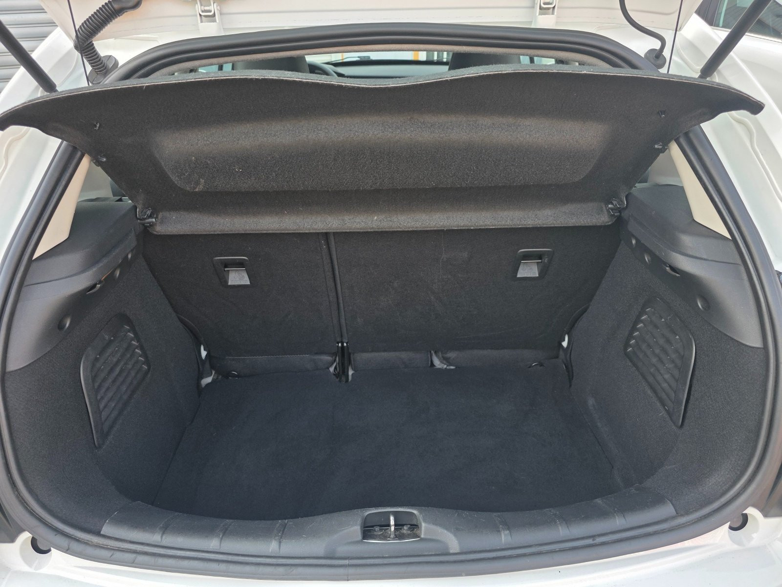 
                                                Voiture
                                                 CITROEN C3 - 1.6 Blue-HDi 100 CV BUSINESS - 4 CV