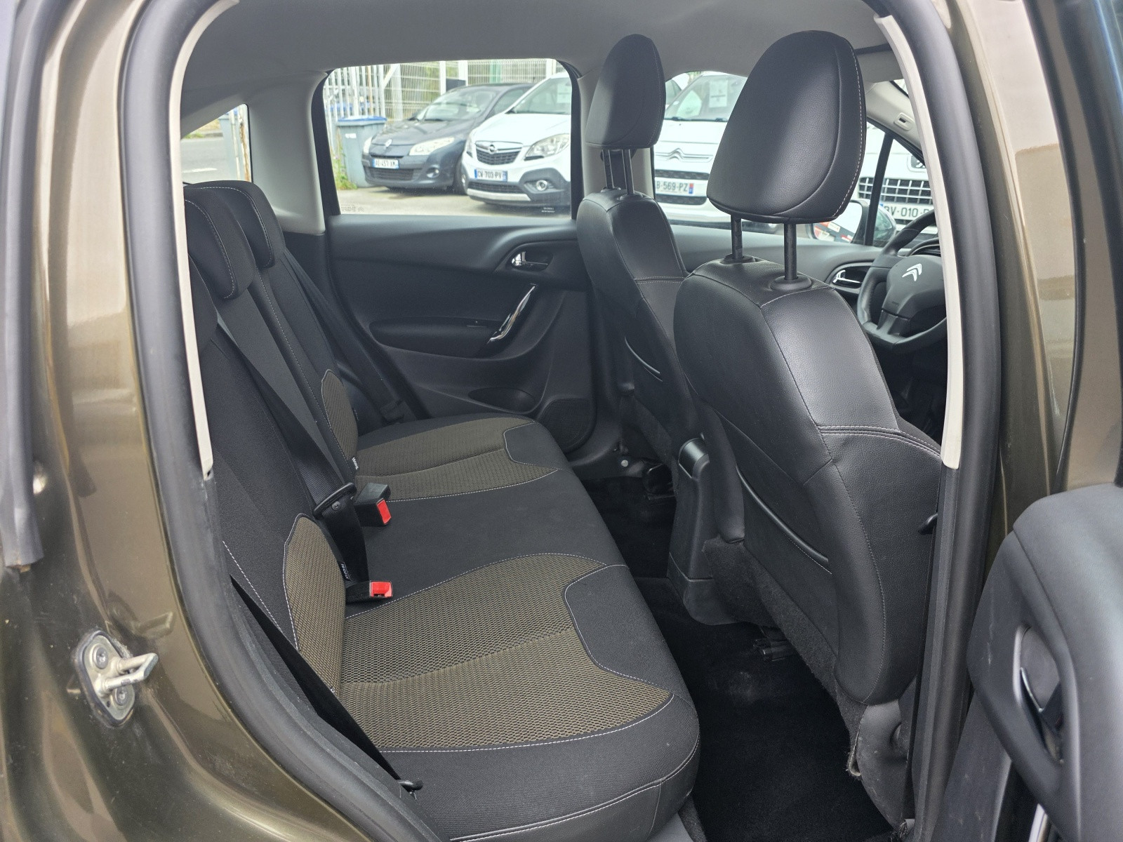 
                                                Voiture
                                                 CITROEN C3 - 1.6 e-HDi 92 CV EXCLUSIVE - 5 CV
