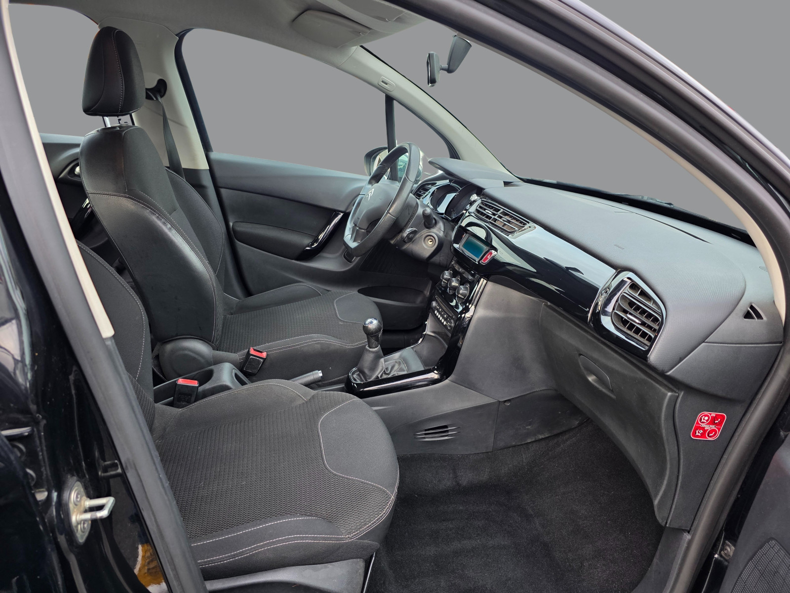 
                                                Voiture
                                                 CITROEN C3 - 1.6 HDi 92 CV COLLECTION