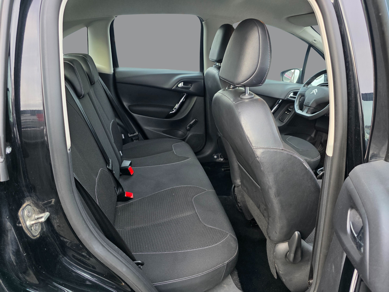 
                                                Voiture
                                                 CITROEN C3 - 1.6 HDi 92 CV COLLECTION