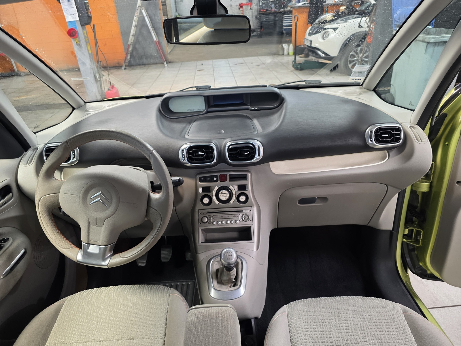 
                                                Voiture
                                                 CITROEN C3 PICASSO - 1.6 HDi 110 CV EXCLUSIVE - 6 CV