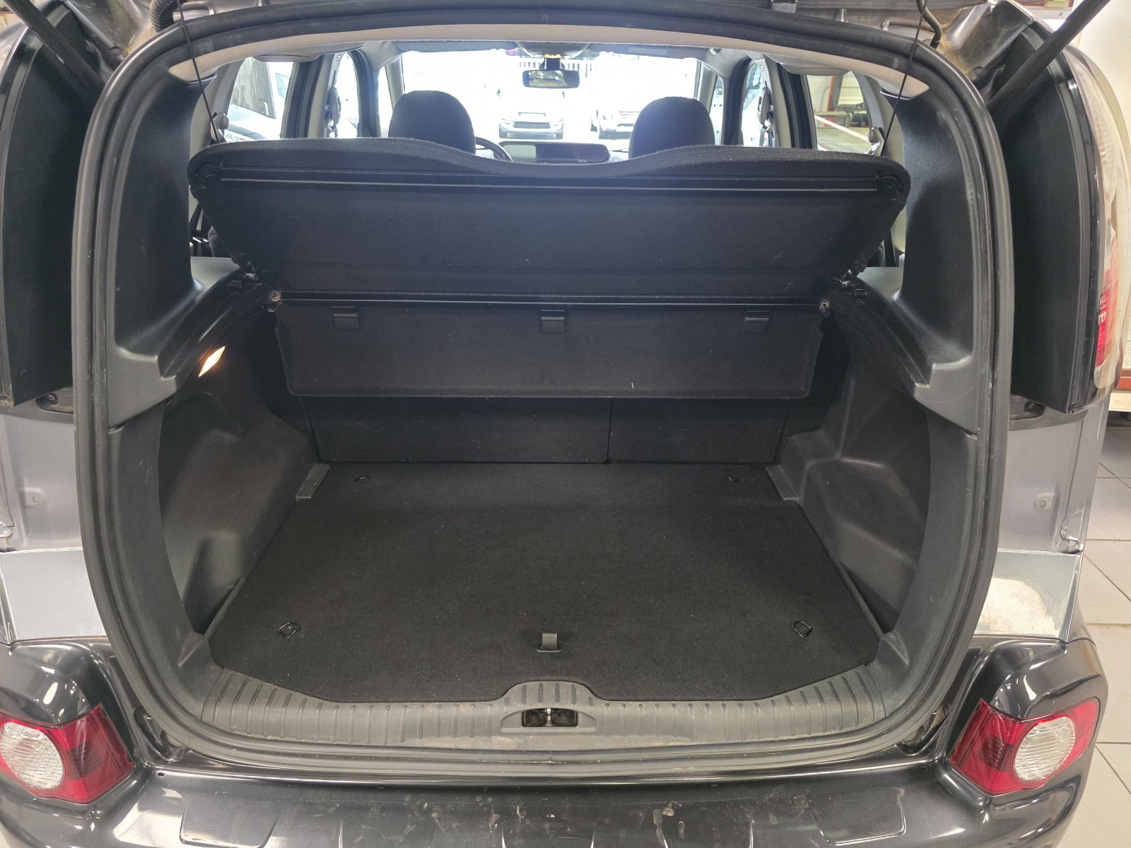 
                                                Voiture
                                                 CITROEN C3 PICASSO - 1.6 HDi 90 CV EXCLUSIVE - 5 CV