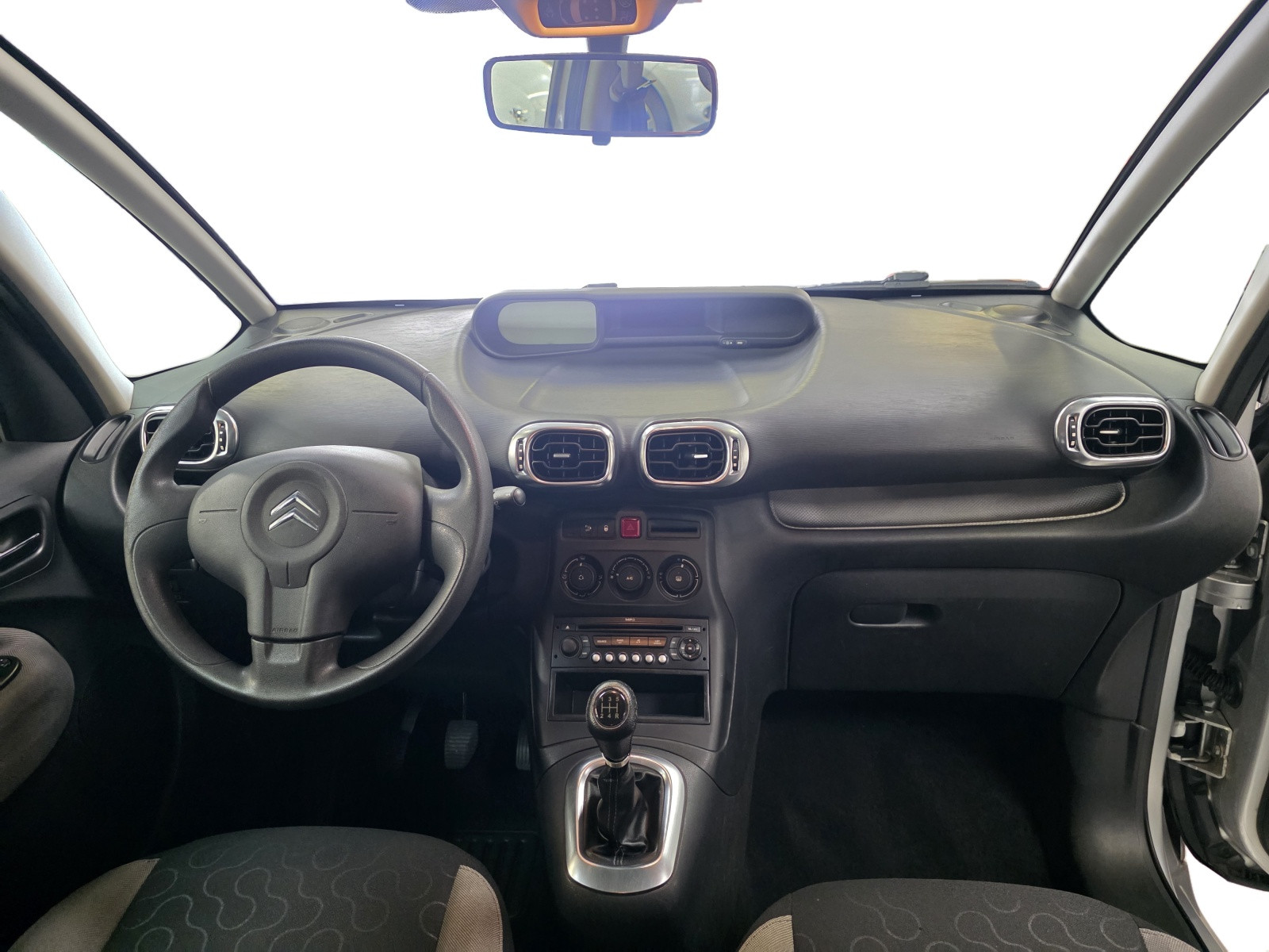 
                                                Voiture
                                                 Citroën C3 Picasso