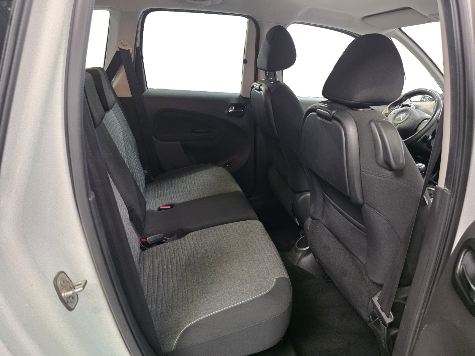 
                                                Voiture
                                                 Citroën C3 Picasso