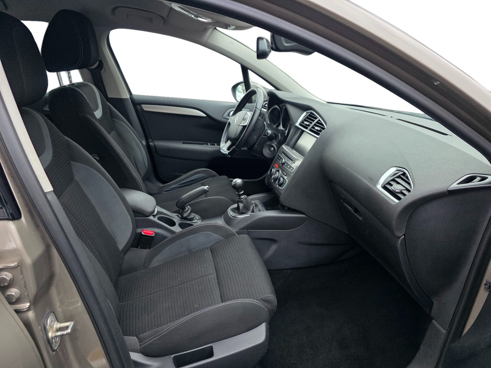 
                                                Voiture
                                                 CITROEN C4 - 1.6 Blue-Hdi 120 CV MILLENIUM