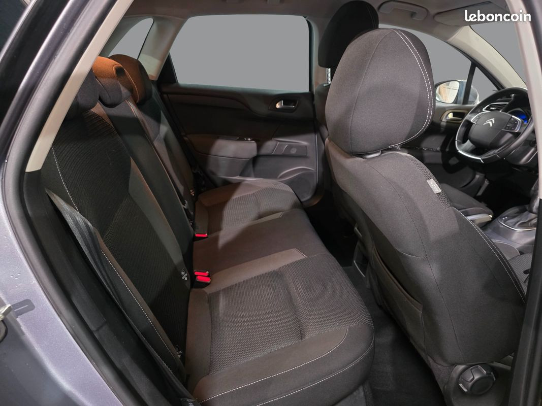 
                                                Voiture
                                                 CITROEN C4 - 1.6 Blue-HDi 120 CV Millenium - BA - 6 CV