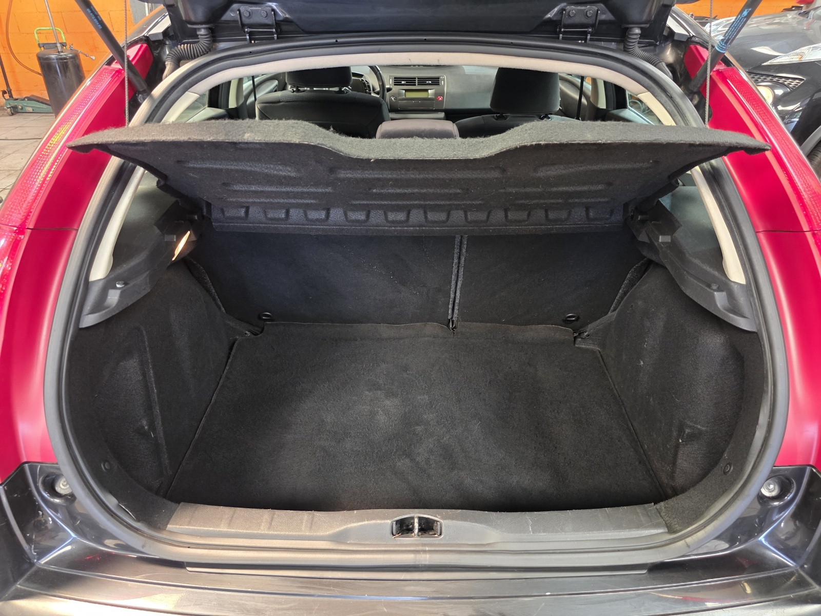 
                                                Voiture
                                                 CITROEN C4 - 1.6 HDi 90 CV VIRGIN MEGA - 5 CV