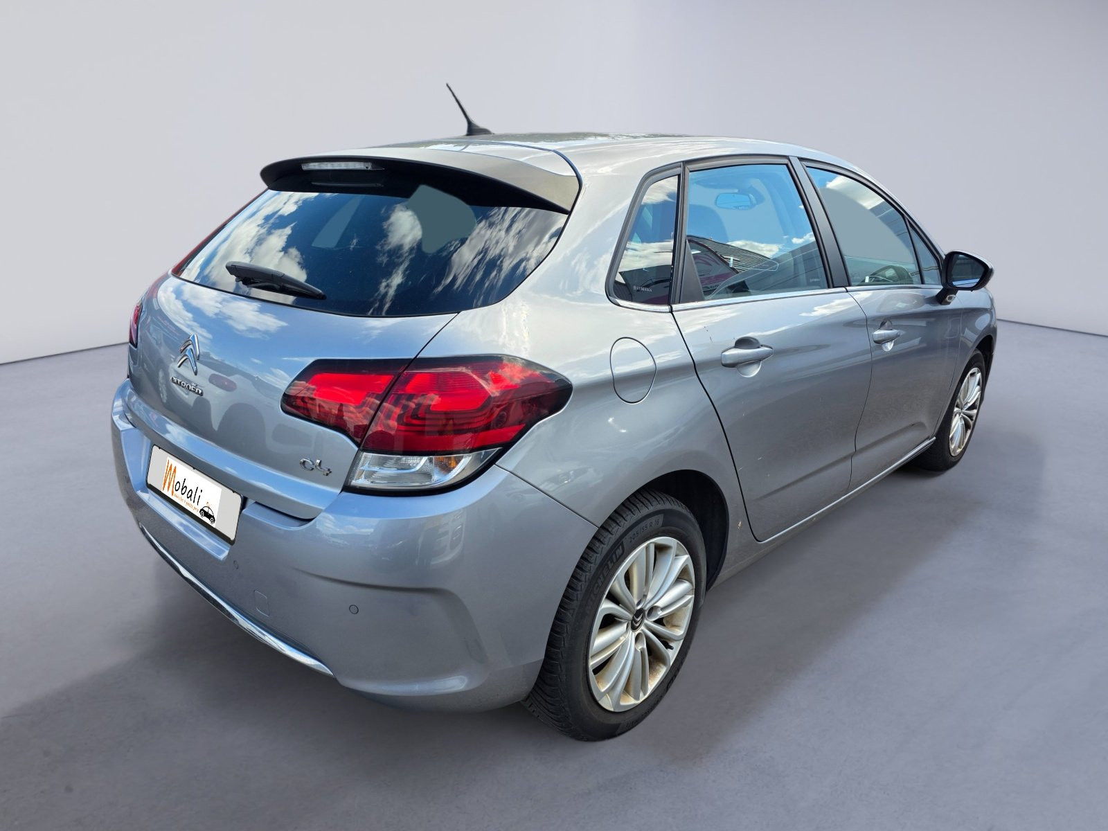 
                                                Voiture
                                                 Citroën C4